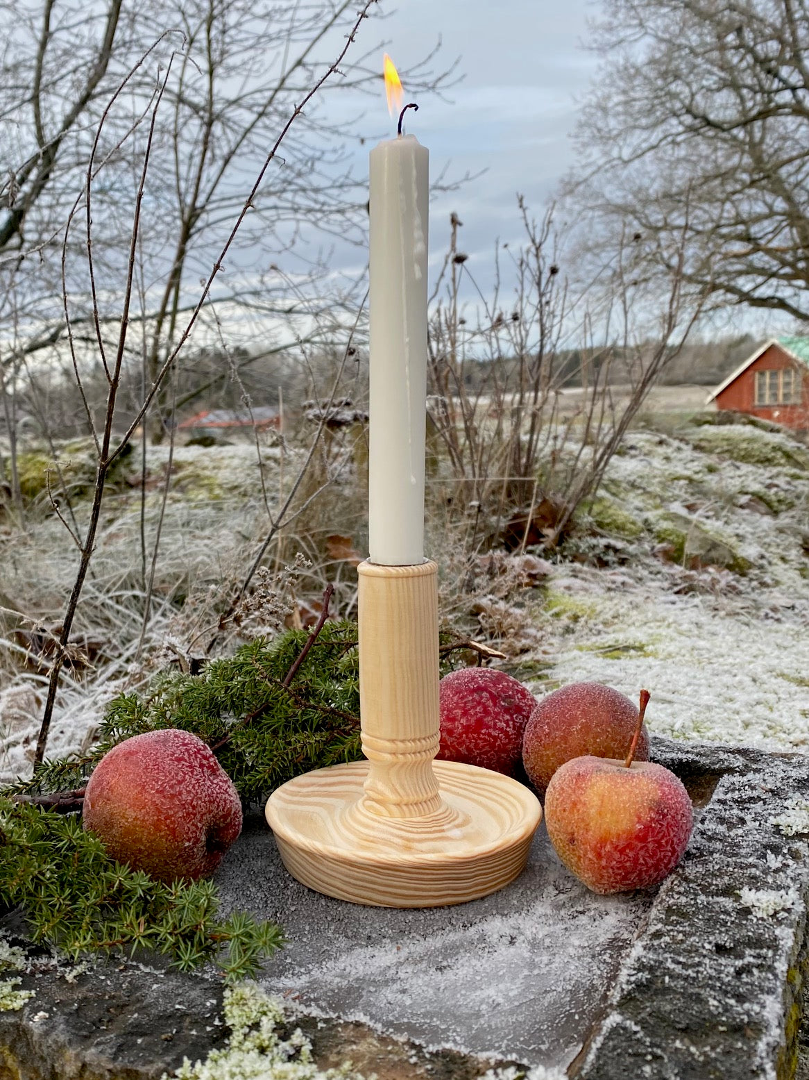 Allt i ett - presentbox - handsvarvad nattljusstake, pensel och linoljefärg