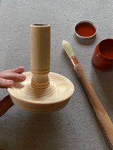 Allt i ett - presentbox - handsvarvad nattljusstake, pensel och linoljefärg